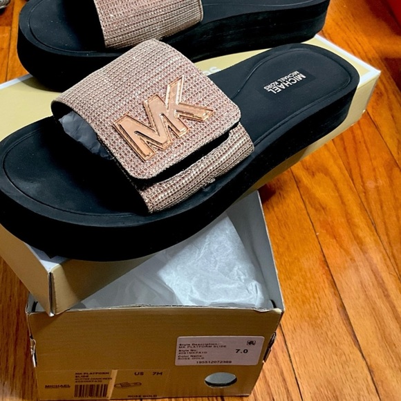 ᴍɪᴄʜᴀᴇʟ ᴋᴏʀꜱ ꜱᴀɴᴅᴀʟꜱ ᴘʟᴀᴛꜰᴏʀᴍ ,ʙʀᴀɴᴅ: ᴍɪᴄʜᴀᴇʟ ᴋᴏʀꜱ ,ꜱɪᴢᴇ : 7 , ᴄᴏʟᴏʀ : ʀᴏꜱᴇ ɢᴏʟᴅ - Picture 4 of 6